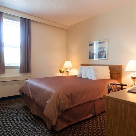 Assiniboine Gordon Inn On The Park ウィニペグ エクステリア 写真