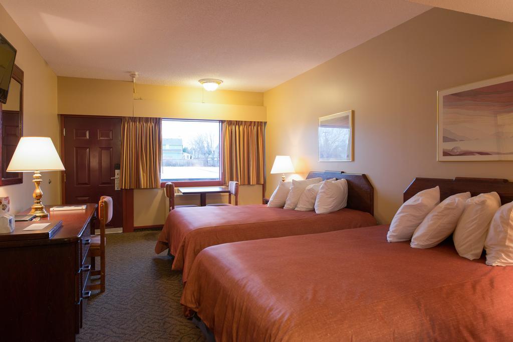 Assiniboine Gordon Inn On The Park ウィニペグ エクステリア 写真