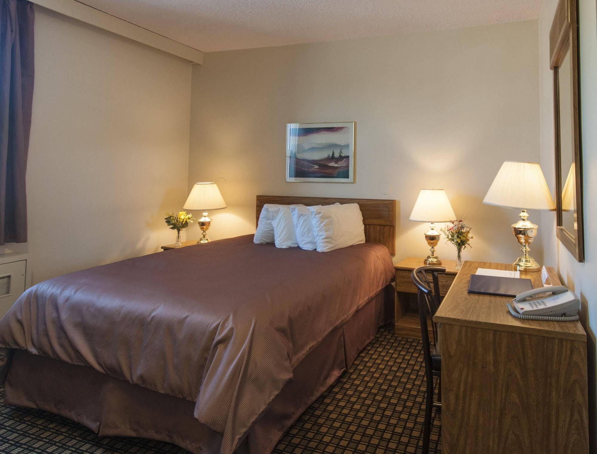 Assiniboine Gordon Inn On The Park ウィニペグ エクステリア 写真